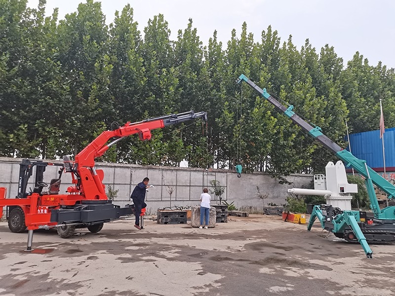 蜘蛛吊車租賃價(jià)格是多少?購(gòu)買一臺(tái)履帶式起重機(jī)多少錢？